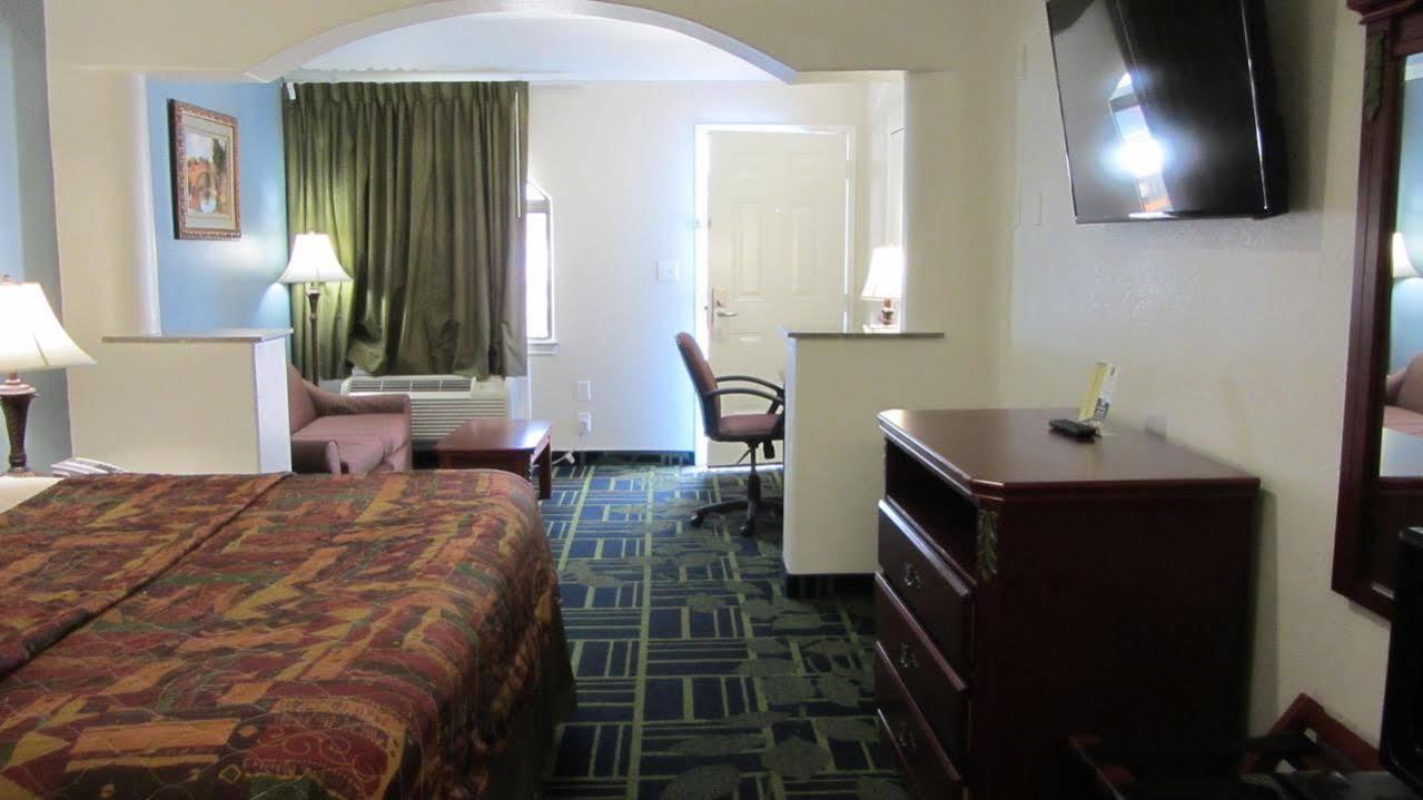 Regency Inn Porter Exterior photo